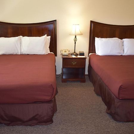 Lazy J Ranch Motel Трі-Риверс Екстер'єр фото