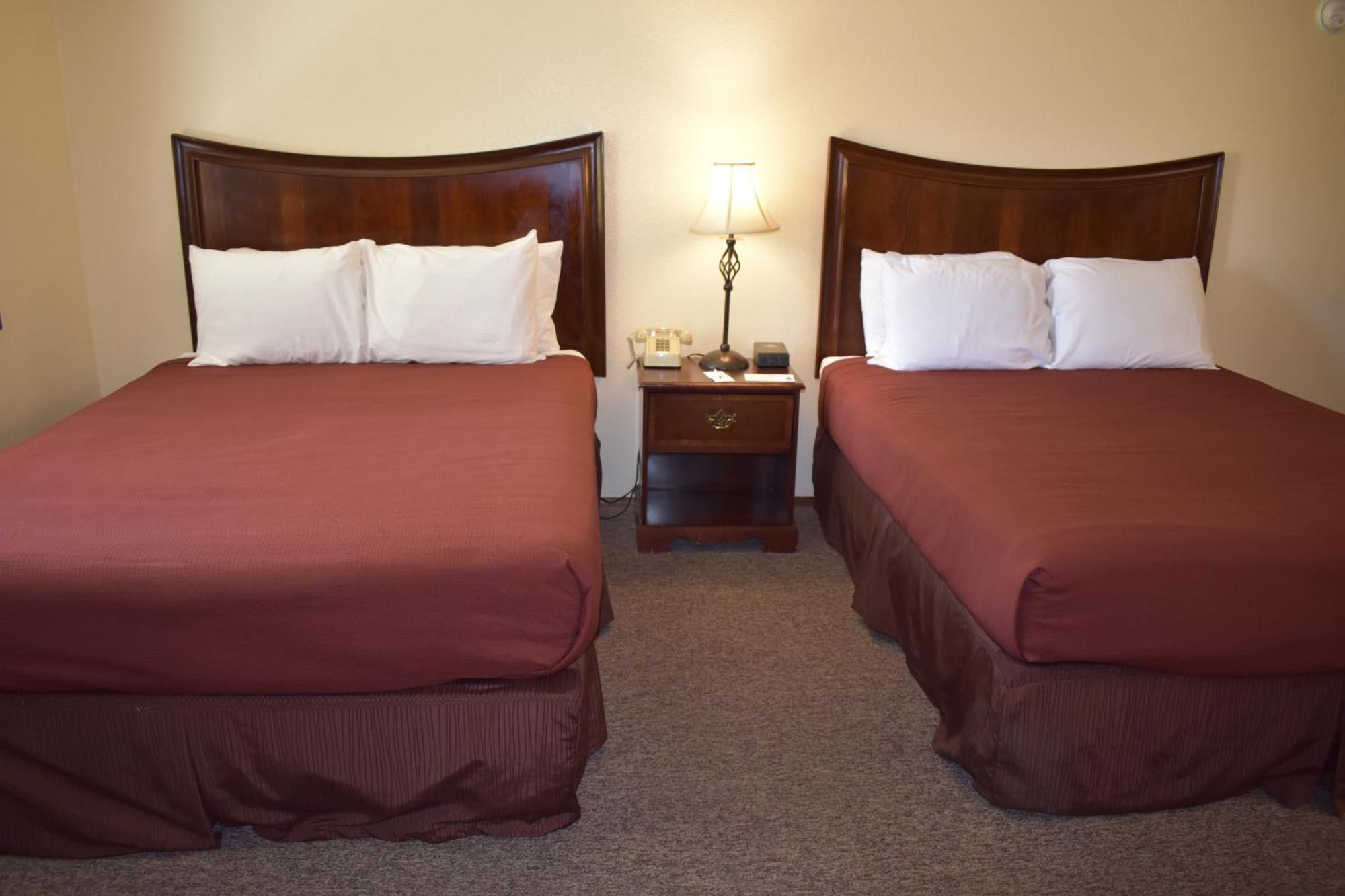 Lazy J Ranch Motel Трі-Риверс Екстер'єр фото